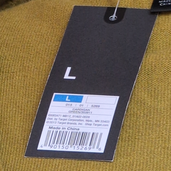 Essential Mossimo fitted V-Neck Cardigan in Olive Green - Picture 5 of 7